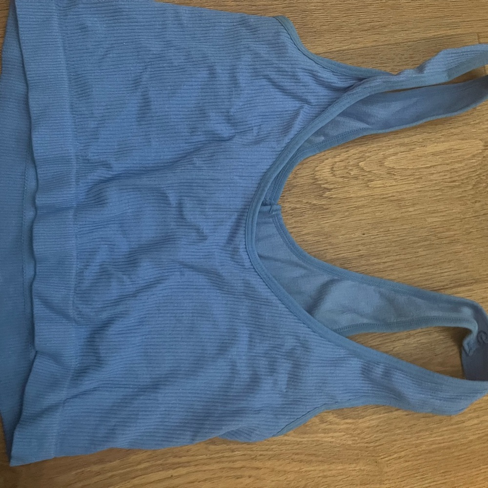 crop top - Picture 2 of 3